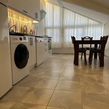 Camelia House Apartment *