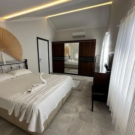 Camelia House Апартаменты